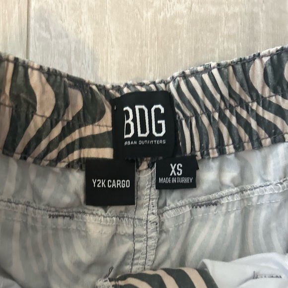 BDG Black Y2K Swirl Print Low-Rise Cargo Pants - Picture 7 of 10